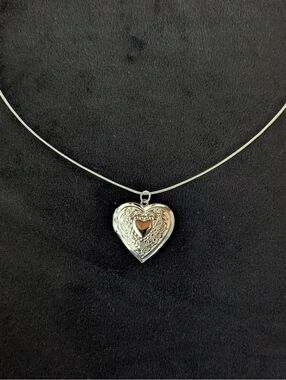 Silver Heart Locket Pendant Necklace Silver Plated Picture Mom Gift Memories